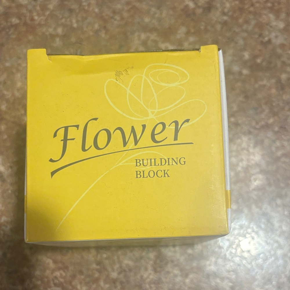 Flower Building Block Set - Bright Yellow